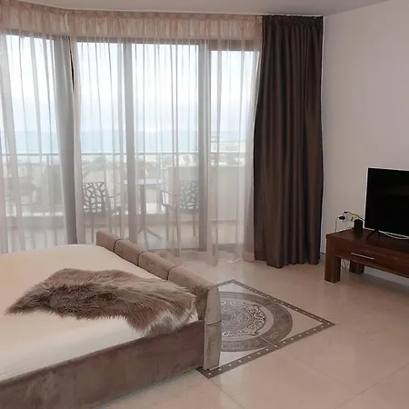 Millennium Complex 4* سفيتي فلاس