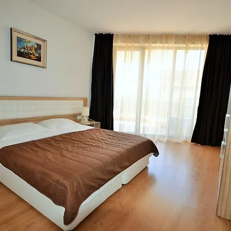 アパートホテル Millennium Complex